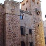 Caceres_Los_Golfines_palasset