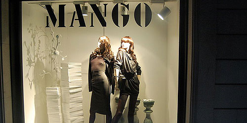 800px-mango_store_in_barcelona.jpg