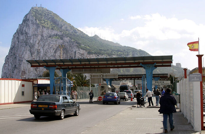 800px-gibraltar_border_18.11.13.jpg