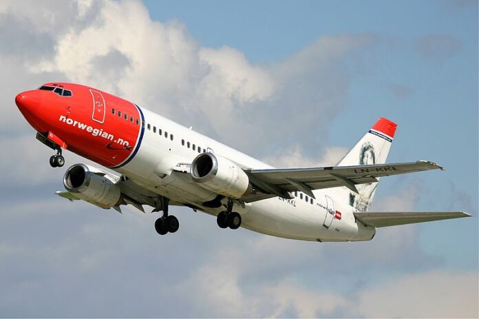800px-norwegian_air_shuttle_boeing_737-300_pichugin_29.11.13.jpg 800px-norwegian_air_shuttle_boeing_737-300_pichugin_29.11.13.jpg