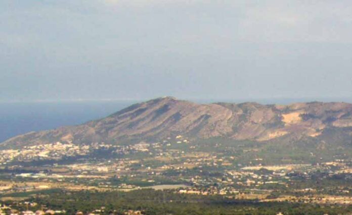 sierra_helada_crop_ii_24.2.14.jpg sierra_helada_crop_ii_24.2.14.jpg