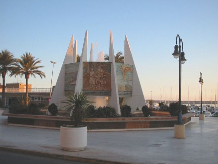 torrevieja-monumentocoralista_5.2.14.jpg torrevieja-monumentocoralista_5.2.14.jpg