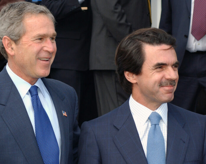 bush_and_aznar_at_azores_df-sd-05-00920_crop.jpg