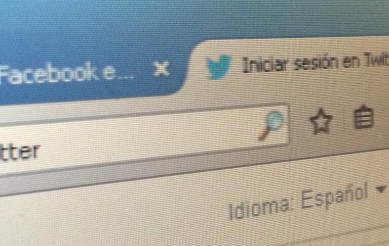 Vil overvåke Twitter og Facebook