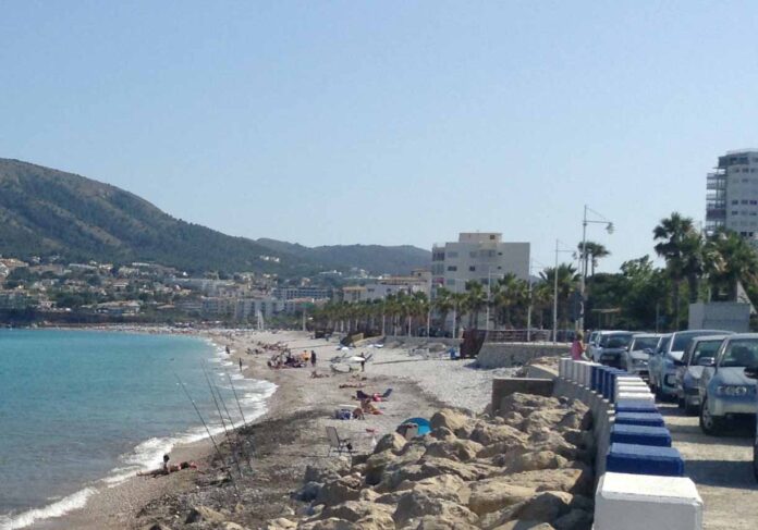 playa_del_albir_-_june_29_2013_crop.jpg