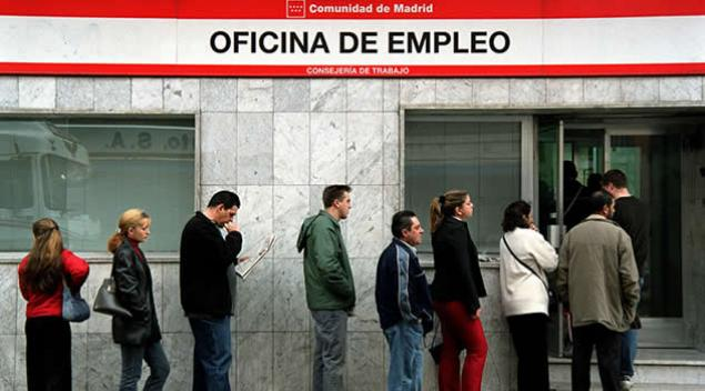 oficina-de-empleo-1.jpg.png Flere arbeidsledige: I Eurosonen kun Hellas flere arbeidsledige enn Spania.