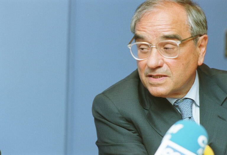 Arrestordre mot to Franco-ministre