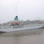 amadea_departing_from_bremerhaven.jpg