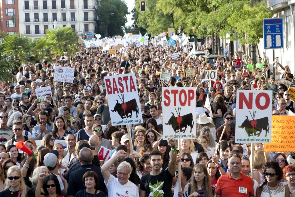manifestacion_contra_el_toro_de_la_vega._rompe_una_lanza_2014_52.jpg