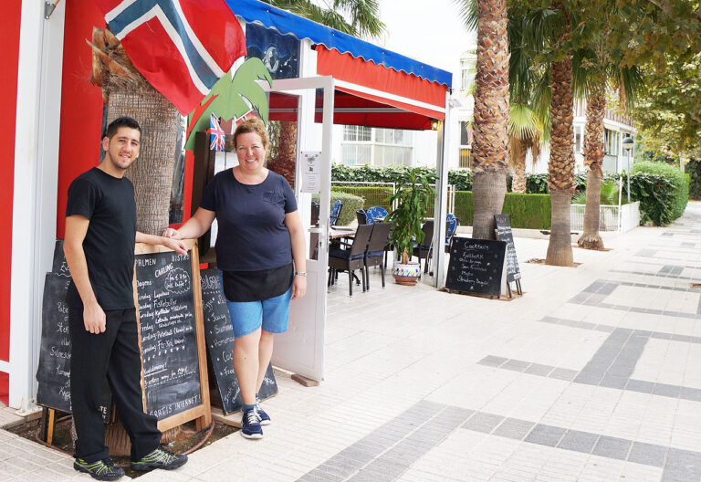 Palmen – internasjonal cafe med fårikål