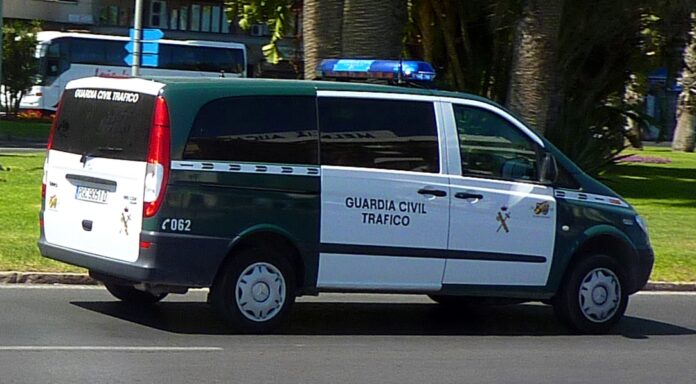 mercedes-benz_vito_guardia_civil.jpg mercedes-benz_vito_guardia_civil.jpg