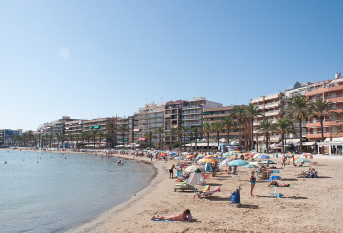 torrevieja_costa_blanca_spain_16_sept._2011_-_flickr_-_phillipc.jpg torrevieja_costa_blanca_spain_16_sept._2011_-_flickr_-_phillipc.jpg