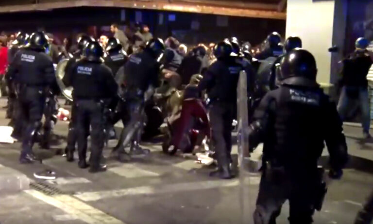 Reagerer på politiet i Barcelona