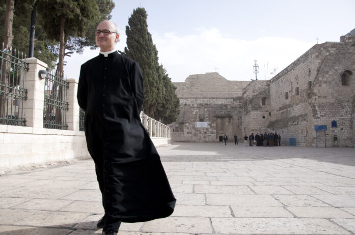 Prest og demonolog José Antonio Fortea Cucurull (Wikimedia Commons).