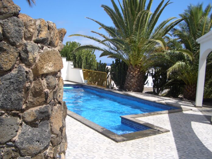 swimming-pool-casa-ronda.jpg