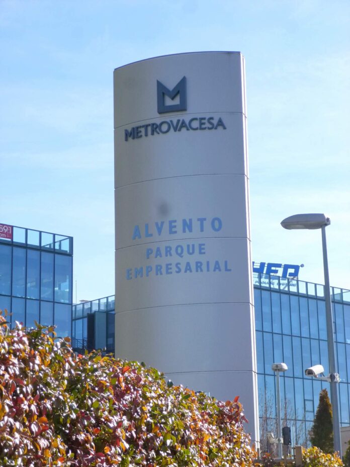 Foto: Metrovacesa, det ene av de to selskapene som slår seg sammen, Parque Empresarial Alvento, Madrid (Wikimedia Commons 2016).