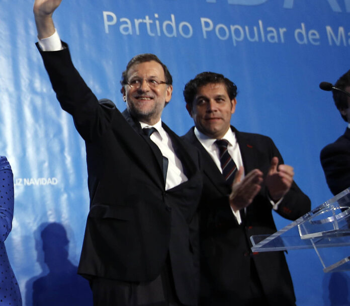rajoy_aguirre_gonzalez_y_juarez.jpg  Foto: Spanias statsminister Mariano Rajoy (PP Madrid, Wikimedia Commons 2013).