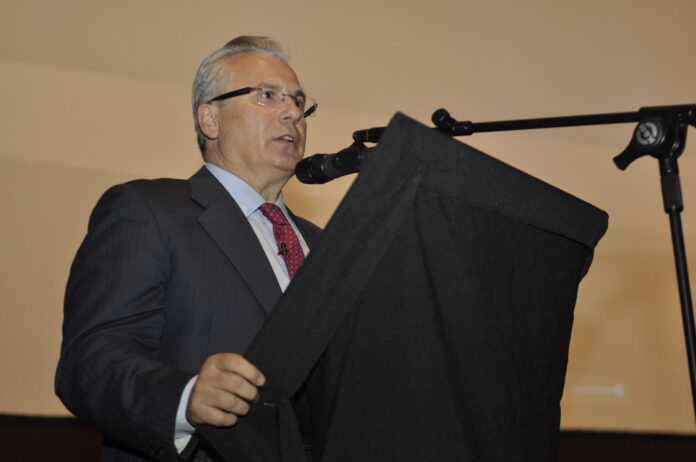 Foto: Baltasar Garzón, forkjemper for oppreisning for ofre etter Den spanske borgerkrigen og Franco-diktaturet (Víctor Santa María, Wikimedia Commons 2013). 