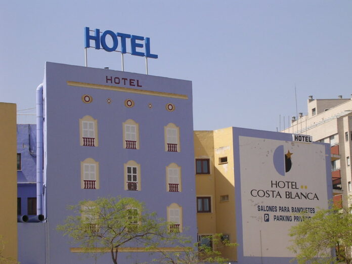  Foto: Hotel Costa Blanca i Denia (William Helsen de Antwerp, Wikimedia Commons 2005).