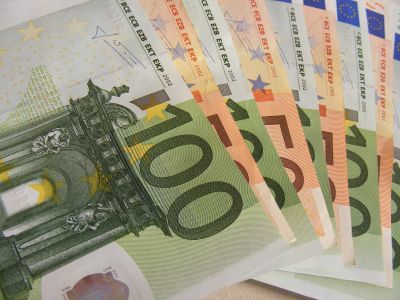 xmoney_100_euro_4791385617.jpg.pagespeed.ic_.qos4cg0dp5.jpg xmoney_100_euro_4791385617.jpg.pagespeed.ic_.qos4cg0dp5.jpg
