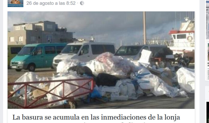 Foto: Søppelet hoper seg opp i havnen i Torrevieja. Opposisjonspartiet Partido Popular kommer med kritikk på sosiale medier.