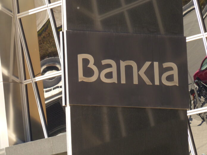 torres_kio_cartel_de_bankia_madrid_espana_2015.jpg Foto: Bankias hovedkontor i Madrid.