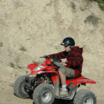 Dominic-storkoser-seg-i-quad-løypen