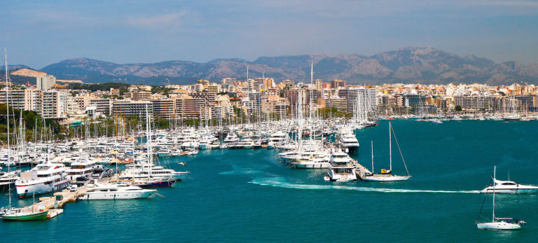 Svenske meglere arrestert for hvitvasking av penger