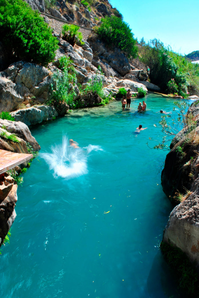 Fuentes del Algar Fuentes del Algar er en forfriskende liten utflukt en fin kjøretur opp i fjellet fra Altea og Alfaz del Pi.