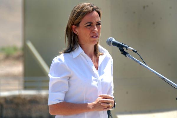 Foto: Carme Chacón ble i 2008 Spanias første kvinnelige forsvarsminister, et verv hun hadde i PSOE-regjeringen under statsminister José Luis Rodríguez Zapatero.