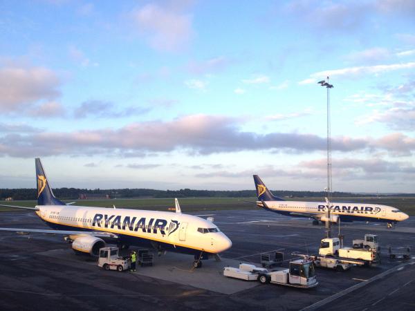 Foto: Lavprisselskapet Ryanair var det største selskapet på Rygge før nedleggelsen og fløy blant annet direkteruter til Alicante, Málaga og Mallorca. Den nye eieren av flyplassen Jotunfjell Partners håper på å lokke tilbake både passasjerer og flyselskaper.  