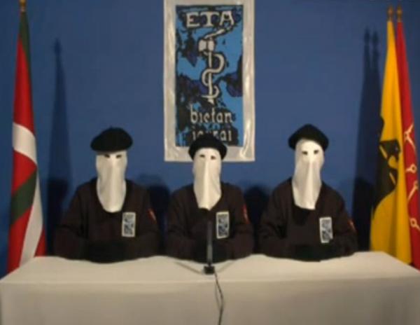 Foto: ETA kunngjør slutten på organisasjonens voldelige aksjoner den 20. oktober 2011. Lørdag 8. april ble det klart at alle våpen, ammunisjon og sprengstoff er overlevert franske myndigheter.  