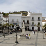 Aracena-byr-på-mange-åpne-rom-hvor-landsbylivet-går-sin-gang