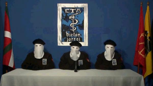 Foto: En uforbeholden unnskyldning fra ETA har vært et av kravene fra spanske myndigheter for en løsning på konflikten i Baskerland (Bildet er fra oktober 2011. ETA annonserer slutten på organisasjonens voldelige aksjoner).