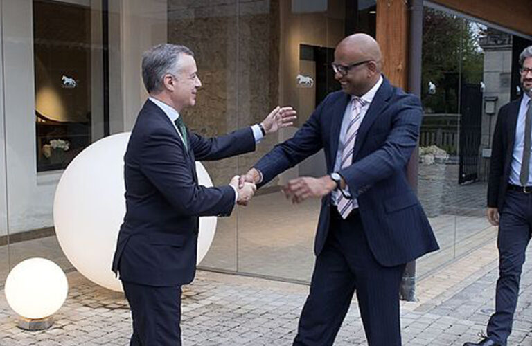 ETA oppløst, men ingen feiring i Spania