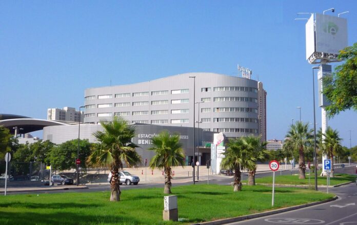 Benidorm_-_Estación_de_Autobuses_y_Hotel_La_Estación_1