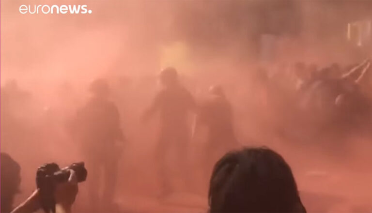 Barcelona: Nye konfrontasjoner mellom politi og nasjonalister