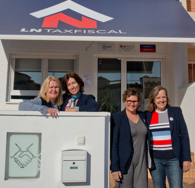 Etter å ha solgt bolig på Costa Blanca i 20 år er porteføljen stor av både kjøpere og selgere. Og blant dem er det tusener som har trengt en lokal representant for å bistå med formaliteter rundt det å eie bolig i Spania.