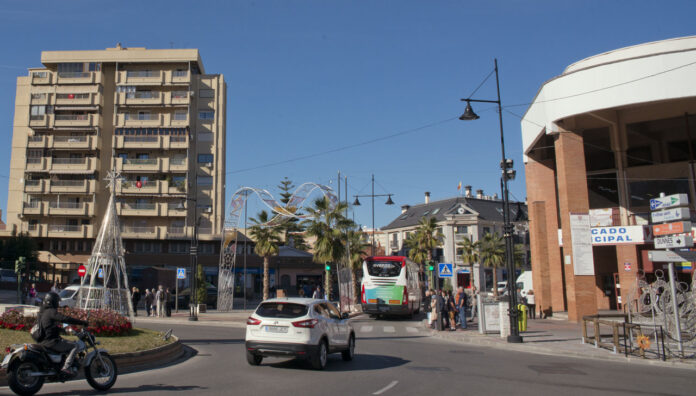 Markedet, her til høyre, ligger godt synlig midt i sentrum. Markedet, her til høyre, ligger godt synlig midt i sentrum.