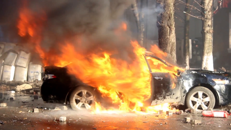 Satte fyr på eks-kjærestens bil, påkjørt og drept timer senere