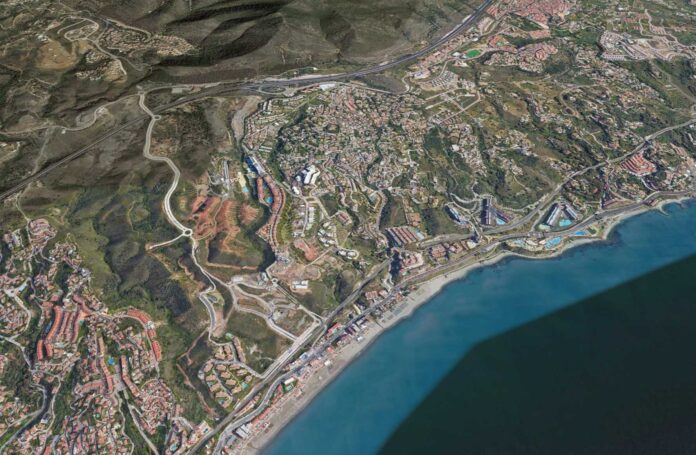 Representanter for både Benalmádena og Fuengirola signerte dokumentet den gangen men frem til 1981 har området i Reserva del Higuerón vært i Benalmádena kommune.