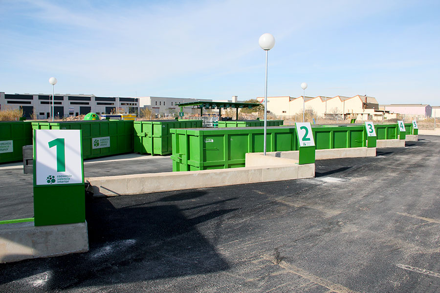 Slike anlegg for håndtering av søppel plasseres normalt i industriområder eller utenfor bykjernen. Alfaz del Pi kommune har plassert sitt 