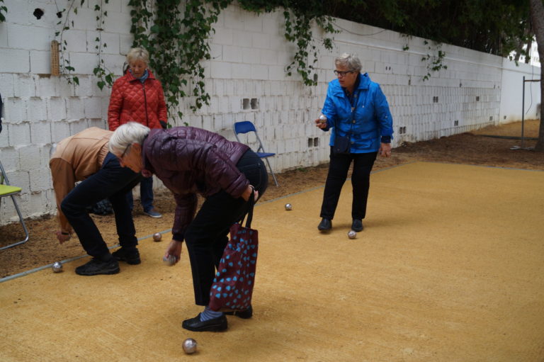 Spiller boccia og hjelper de aller fattigste