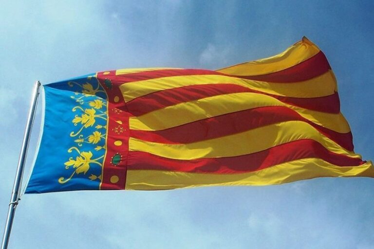 Ny ledelse i Valencia regionen &laquo;vil ta ideologien ut av klasserommet&raquo;