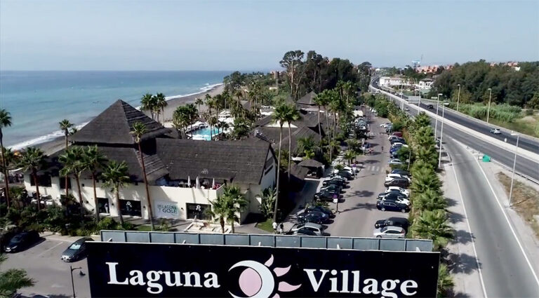 To pågrepet for brannen ved Laguna Village i Estepona