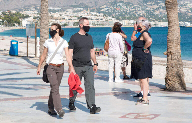 Covid-rapport peker på alvorlige mangler i Spania