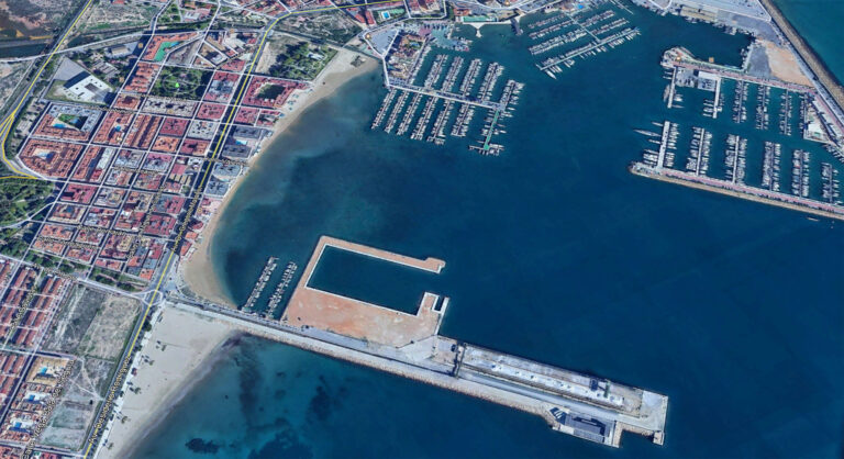 Vil stoppe utbygging av havnen