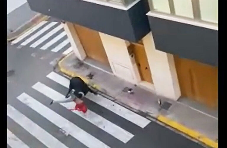 En drept og to alvorlig skadet under okseløp