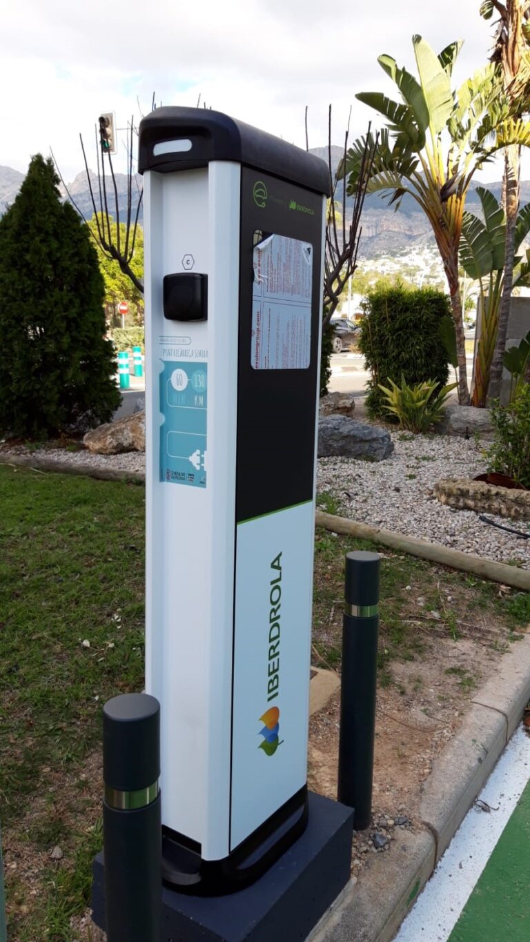 Fire nye ladestasjoner for el-bil