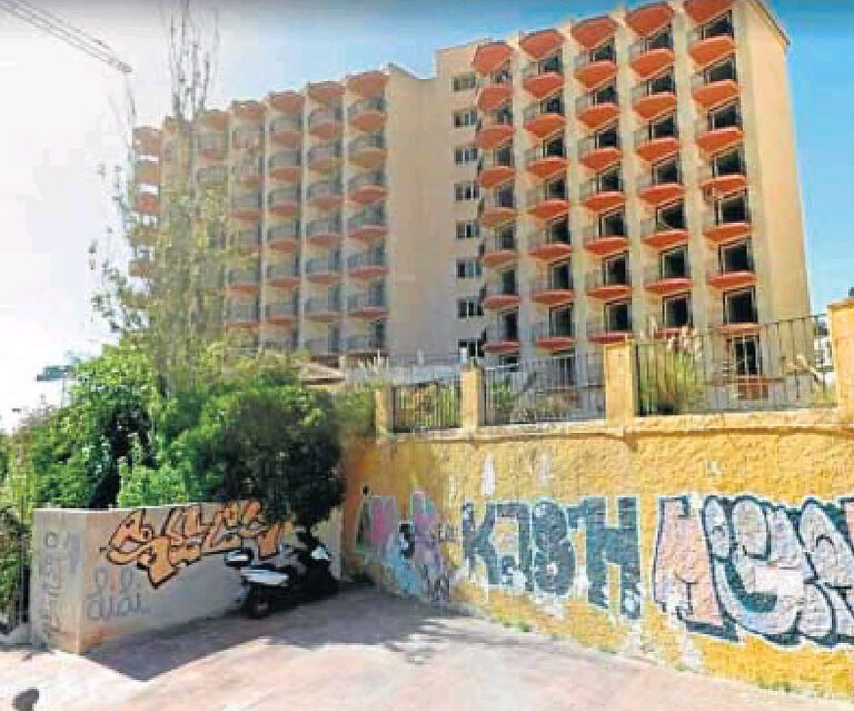 Kastet ut 30 hus-okkupanter